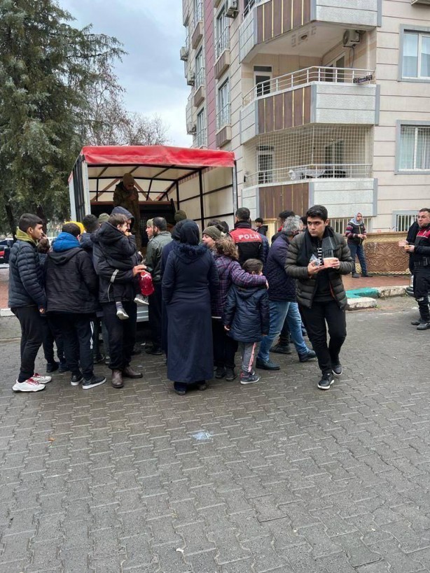 Foto - Mehmetçik'ten deprem bölgesinde sıcak yemek