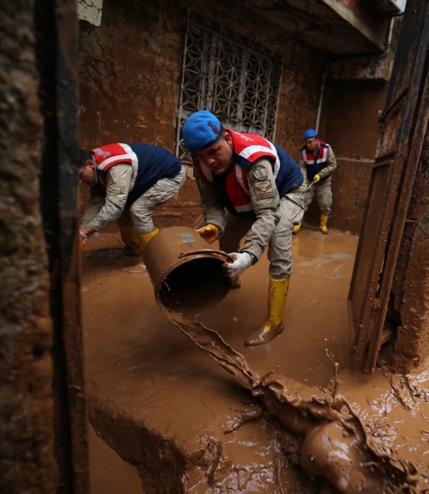 Foto - Mehmetçik Şanlıurfa'da yaraları sarıyor