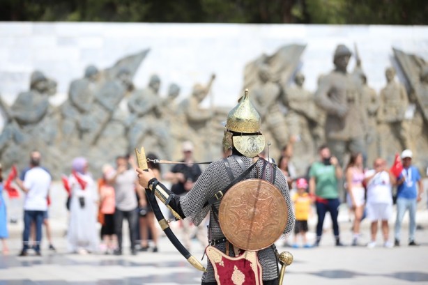Foto - Mehteran Birliği, Şehitler Abidesi'nde