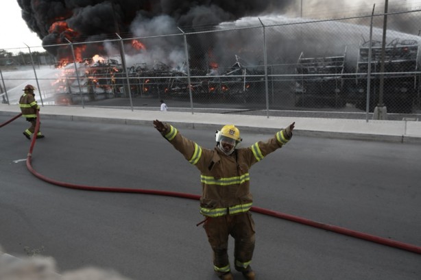Foto - Meksika'da felaket! Otomobil fabrikası patladı