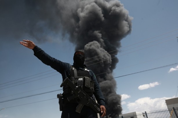 Foto - Meksika'da felaket! Otomobil fabrikası patladı