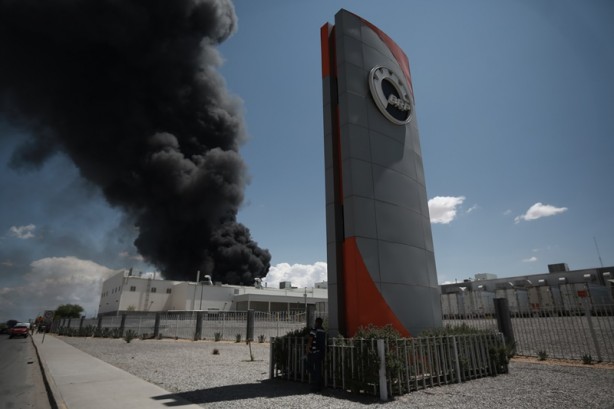 Meksika'da felaket! Otomobil fabrikası patladı