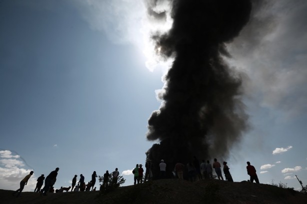 Foto - Meksika'da felaket! Otomobil fabrikası patladı