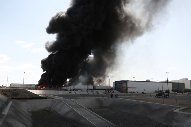 Foto - Meksika'da felaket! Otomobil fabrikası patladı