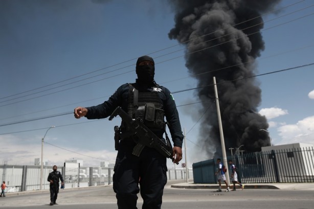 Foto - Meksika'da felaket! Otomobil fabrikası patladı