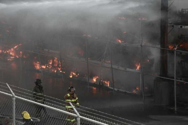 Foto - Meksika'da felaket! Otomobil fabrikası patladı