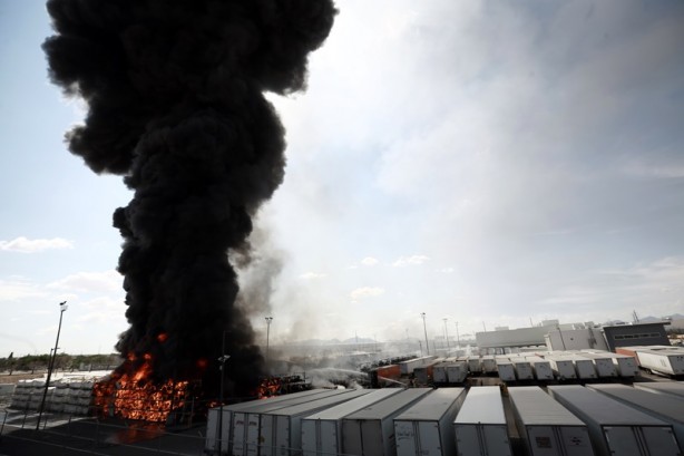 Foto - Meksika'da felaket! Otomobil fabrikası patladı
