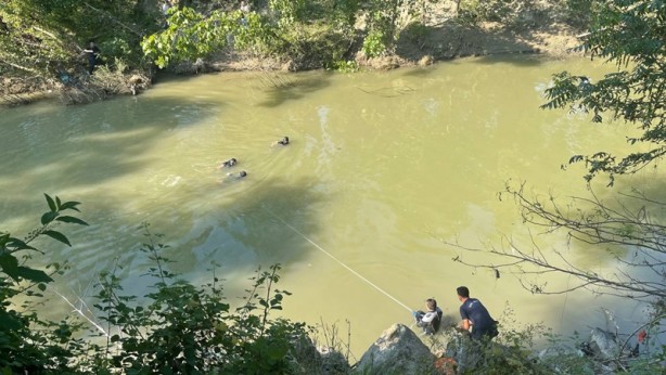 Melen Çayı'na devrilen otomobilin sürücüsü hayatını kaybetti