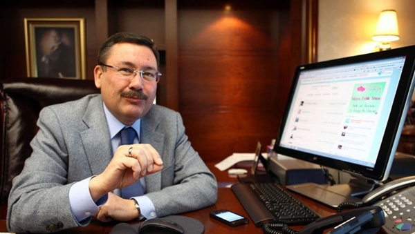 Foto - Melih Gökçek'ten bomba anket! İşte solu fikirleriyle döven en güçlü kişiler