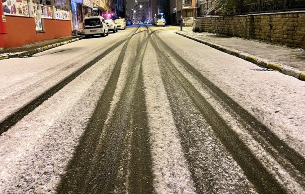 Foto - Memlekete merkezlere yılın ilk karı düştü