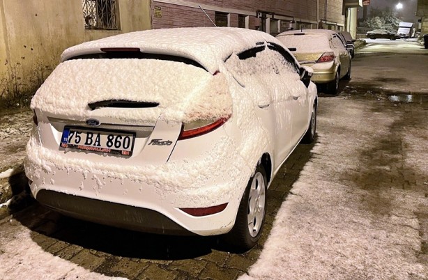 Foto - Memlekete merkezlere yılın ilk karı düştü
