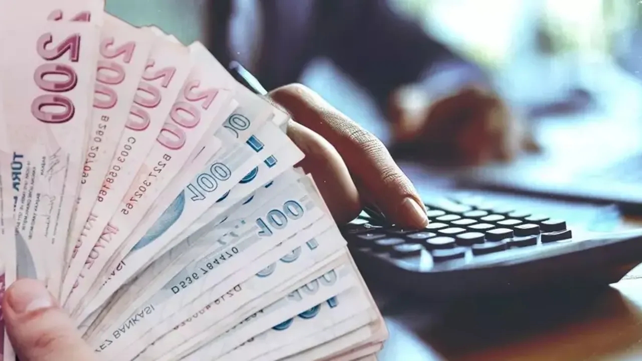 Foto - Memur ve emekliler ne kadar zam alacak? Resmi Gazete’de yayımlandı! İşte rakamlar