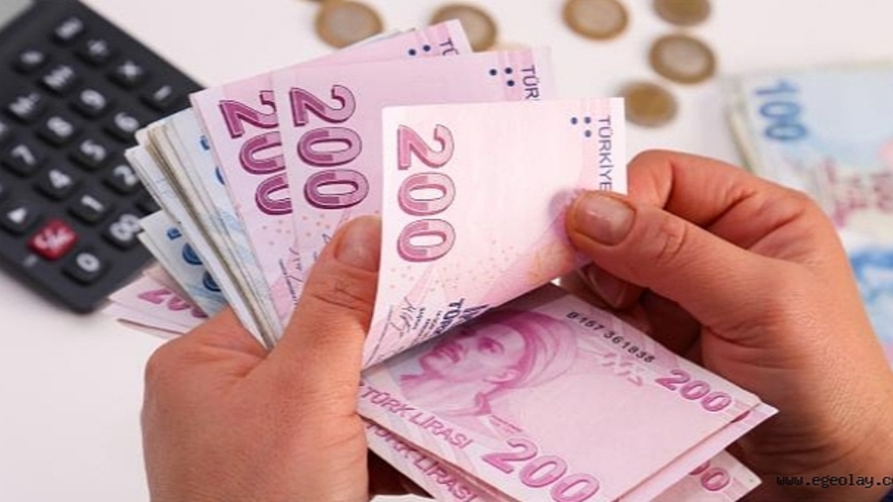 Foto - Memur ve emekliler ne kadar zam alacak? Resmi Gazete’de yayımlandı! İşte rakamlar