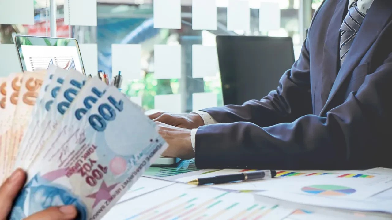 Memur zammında kritik süreç! Maaşlar senaryolara göre değişecek