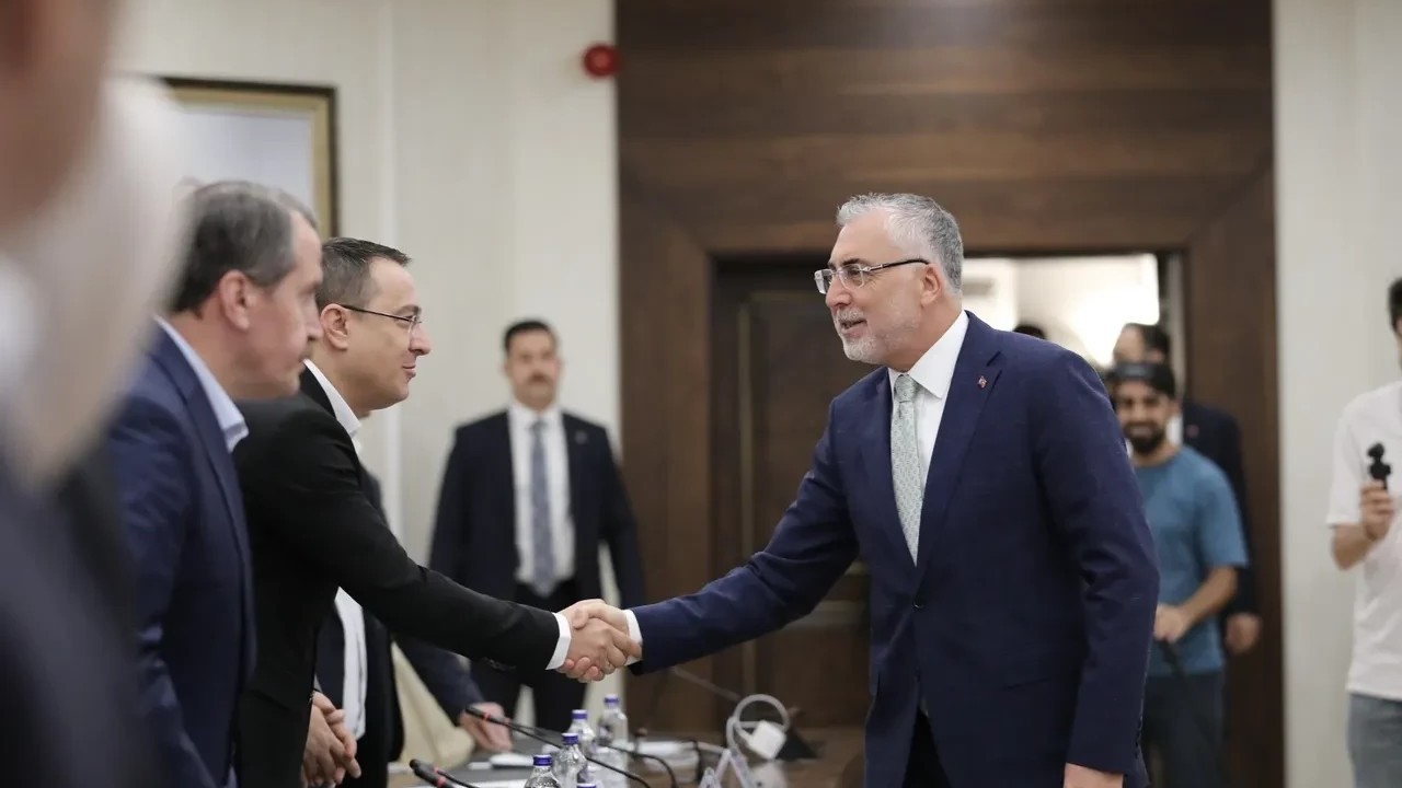 Foto - Memur zammında kritik süreç! Maaşlar senaryolara göre değişecek