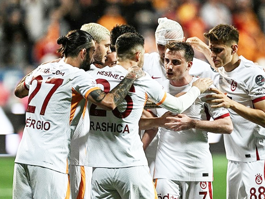 Merak edilen soruya cevap: Galatasaray'dan 8+3 harekatı! Transferde süper hamle!