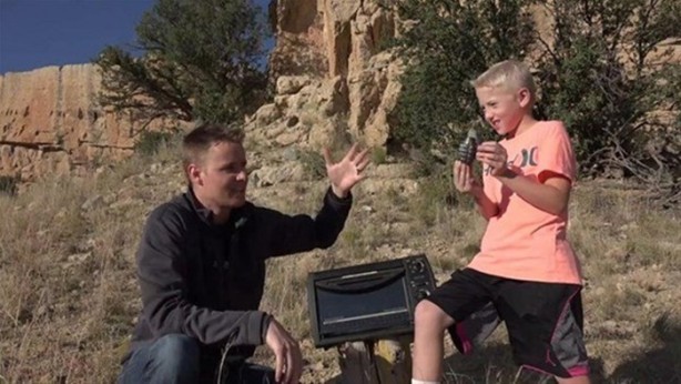 Foto - Merak edip el bombasının içini açtılar!