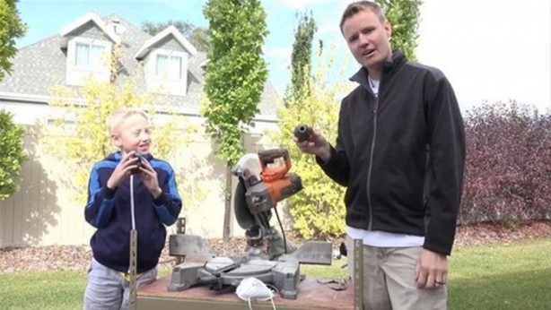 Foto - Merak edip el bombasının içini açtılar!