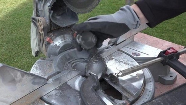 Foto - Merak edip el bombasının içini açtılar!