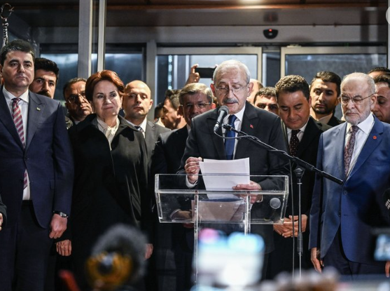 Foto - Meral Akşener’den Kemal Kılıçdaroğlu’na olay gönderme: Emekli olup evine gitmeli