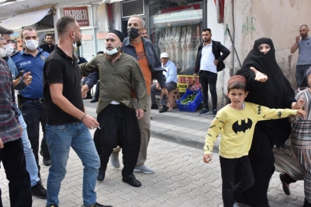 Foto - Meral Akşener'i eleştirdi, İP'lilerin saldırısına uğradı
