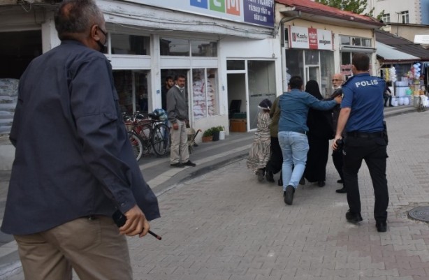 Foto - Meral Akşener'i eleştirdi, İP'lilerin saldırısına uğradı