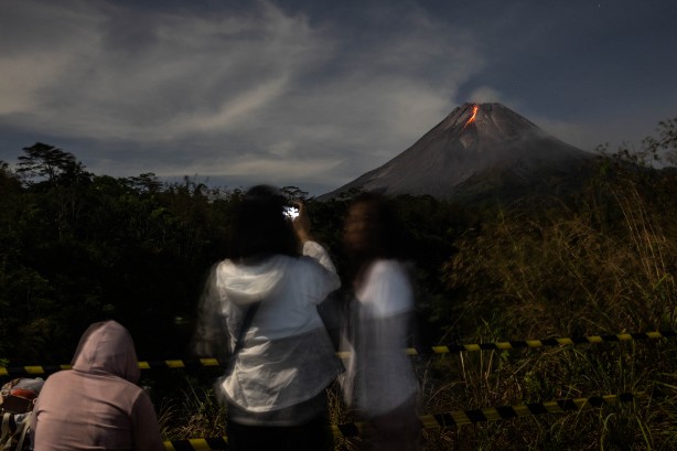 Foto - Merapi'den film gibi görüntüler