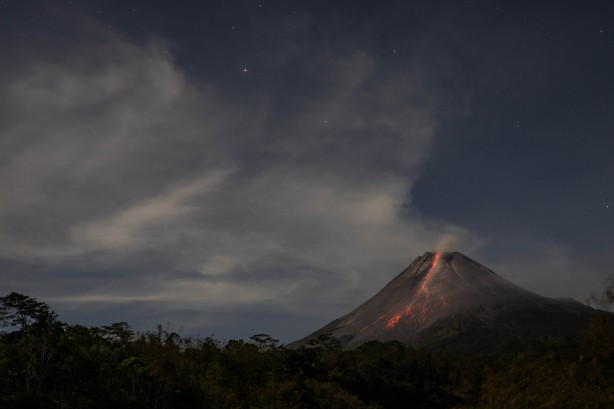 Foto - Merapi'den film gibi görüntüler