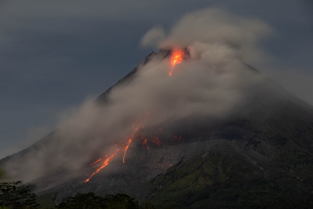 Foto - Merapi'den film gibi görüntüler