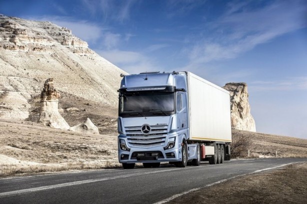 Foto - Türkiye’den dünyaya! Mercedes-Benz Türk’ten tarihi rekor! 