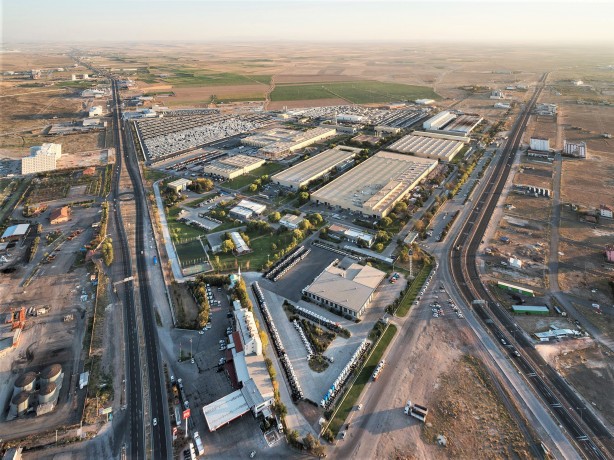 Foto - Türkiye’den dünyaya! Mercedes-Benz Türk’ten tarihi rekor! 