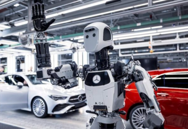 Mercedes-Benz üretimde insansı robotları 7/24 çalıştıracak