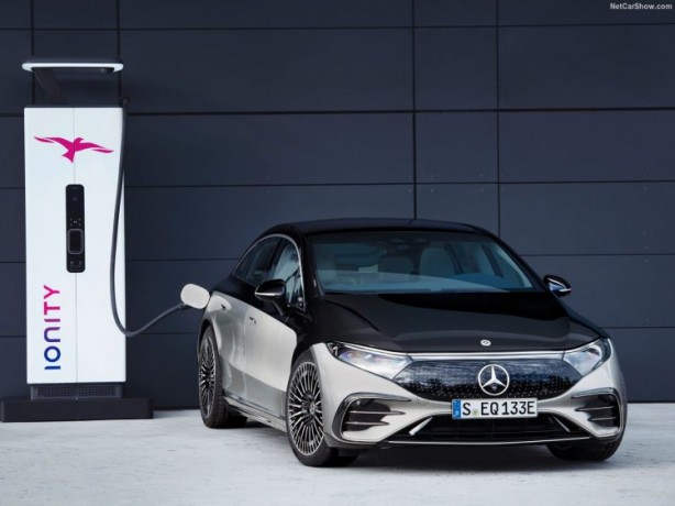 Foto - Mercedes geleceğin otomobili EQS'i tanıttı