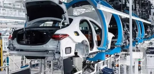 Foto - Mercedes sonunda geliştirilmiş elektrikli araç pillerini teslim aldı