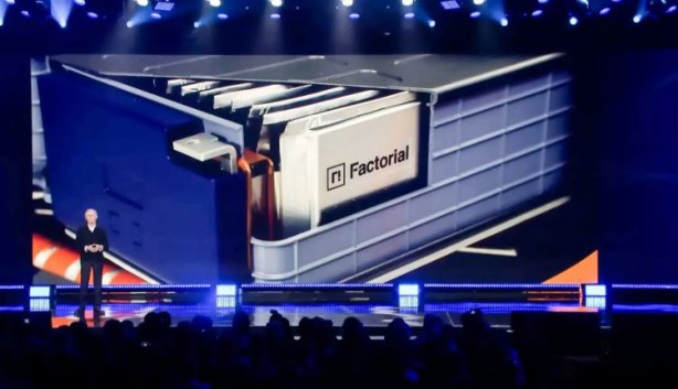 Foto - Mercedes sonunda geliştirilmiş elektrikli araç pillerini teslim aldı