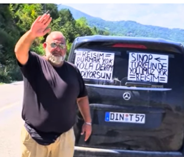 Foto - Mercedes'e binen gurbetçinin AK Parti'den talebi herkesi şaşırttı! Cimer kesmedi, genel merkeze gitti