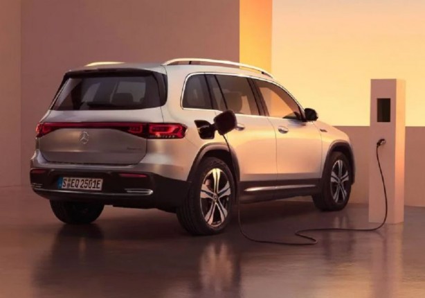 Mercedes’in Tesla’ya rakip olma planları ertelendi