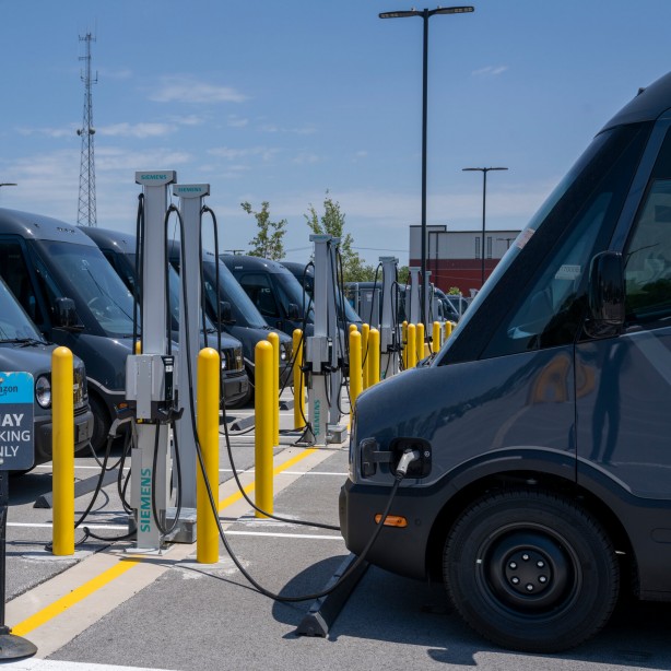 Foto - Mercedes’in Tesla’ya rakip olma planları ertelendi