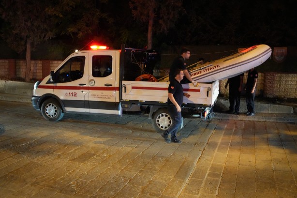 Foto - Meriç Nehri'nde can pazarı/ Tekne alabora oldu 