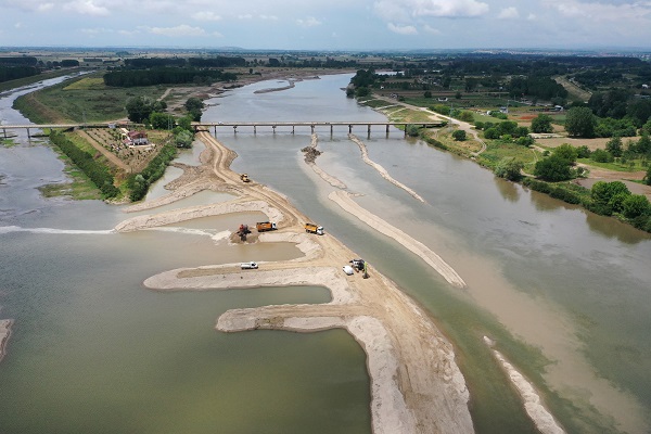 Meriç ve Tunca nehirlerin böyle temizleniyor