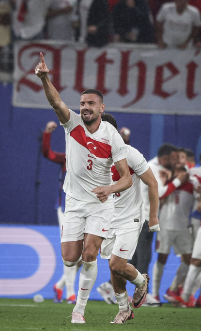 Foto - Merih Demiral için ayağa kalkan ikiyüzlü UEFA bakalım şimdi ne yapacak? Dünya bu kararı merak ediyor! Büyük rezillik yaşatmışlardı… 