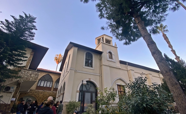 Mersin Rum Ortodoks Kilisesi kapılarını depremzedelere açtı