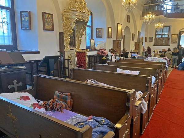 Foto - Mersin Rum Ortodoks Kilisesi kapılarını depremzedelere açtı