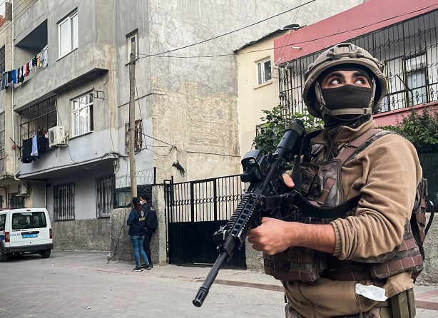 Foto - Mersin'de 15 PKK/KCK-YPG şüphelisinin yakalanmasına yönelik operasyon başlatıldı