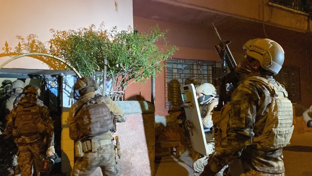 Foto - Mersin’de büyük operasyon! Gözaltılar var