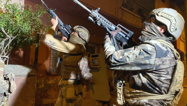 Foto - Mersin’de büyük operasyon! Gözaltılar var