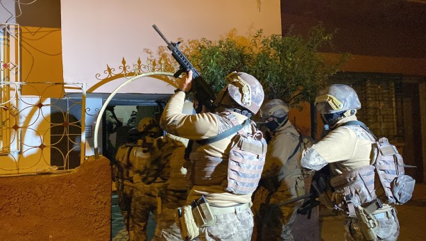 Foto - Mersin’de büyük operasyon! Gözaltılar var