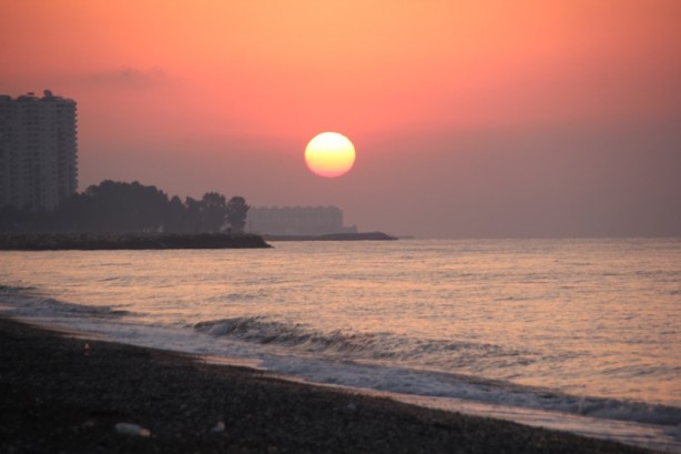 Foto - Mersin'de carettaların geldiği kumsala uyarı levhaları asıldı