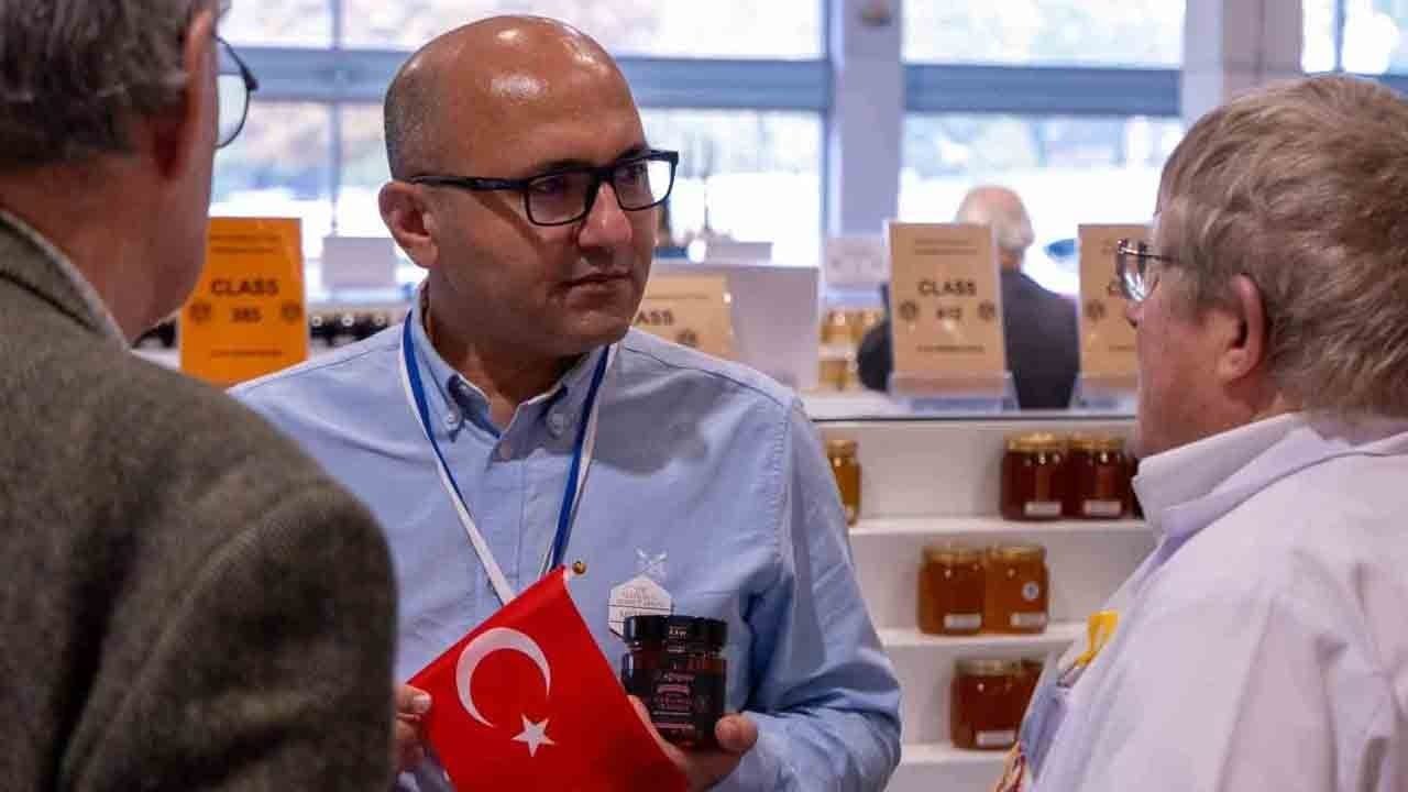 Foto - Mersin’de doğdu dünyanın zirvesine oturdu: Bu şampiyonluğumuz çok ballı
