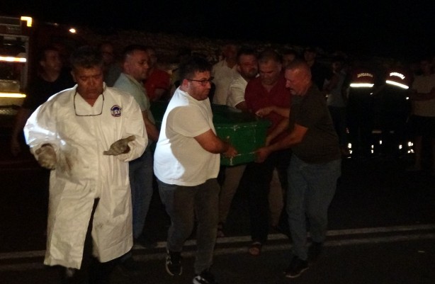 Foto - Mersin'de feci kazada araçlar hurda yığınına döndü